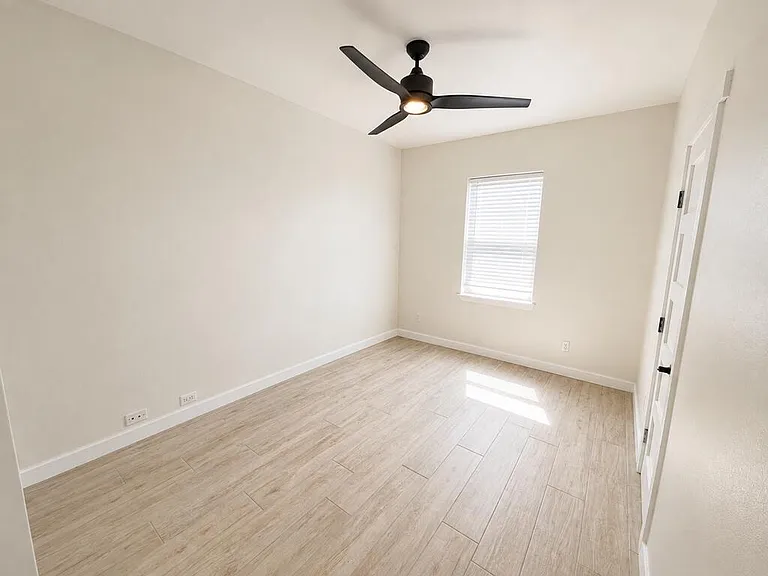 47975 Michigan St #2 — Photo 10