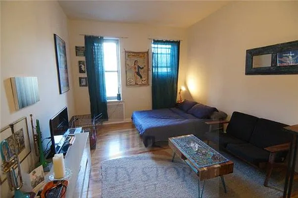 Rented by City Stop Realty | media 7