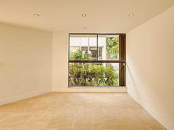 5th image of 3029 NE 183rd Ln