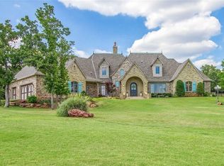 8305 Redhawk Ln, Edmond, OK 73034