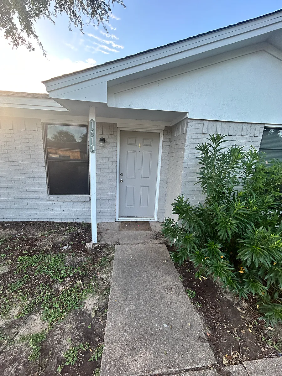 Building Photo - 1603 Mossglenn Cir