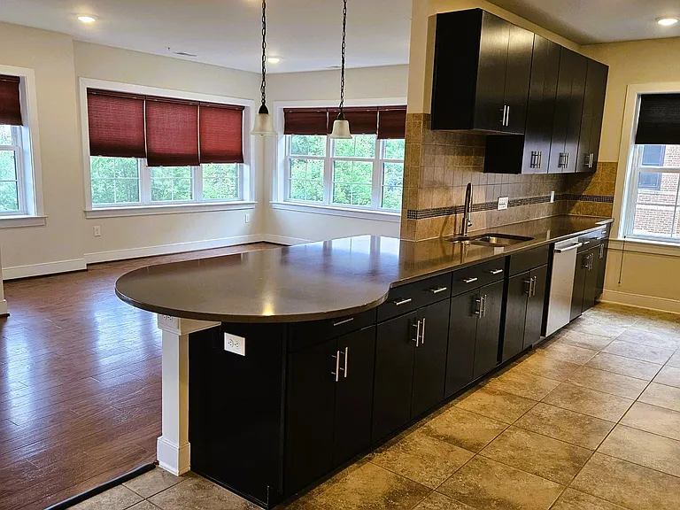2905 Bleeker St #205 — Photo 9