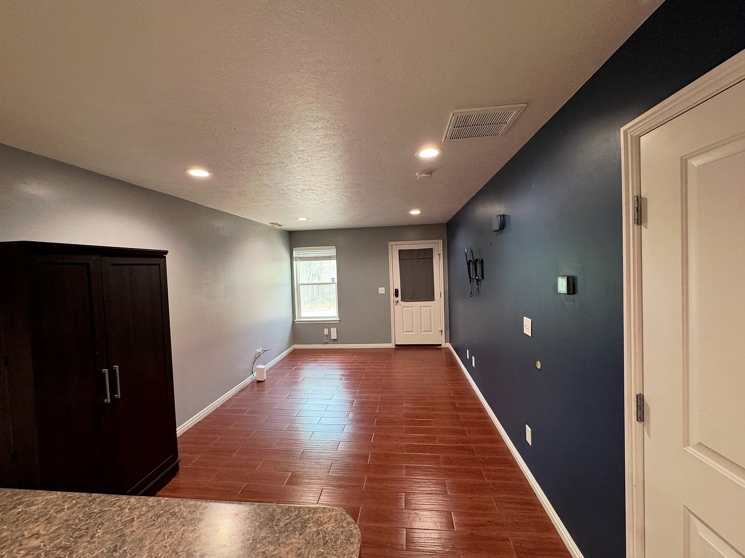 2 bed, 1236 sqft, $2,000 — Photo 2