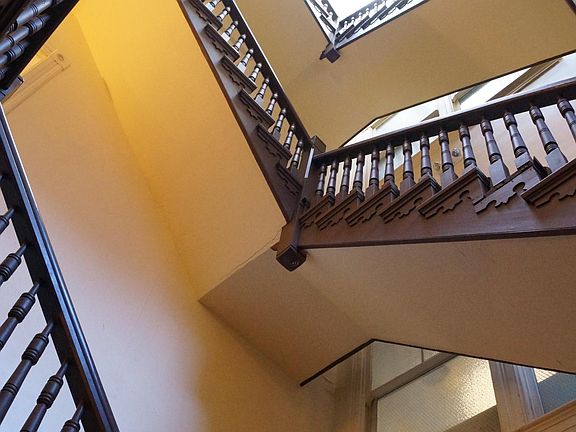 4th image of 109 E 12th St APT B