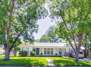 405 N 3rd St, Ballinger, TX 76821