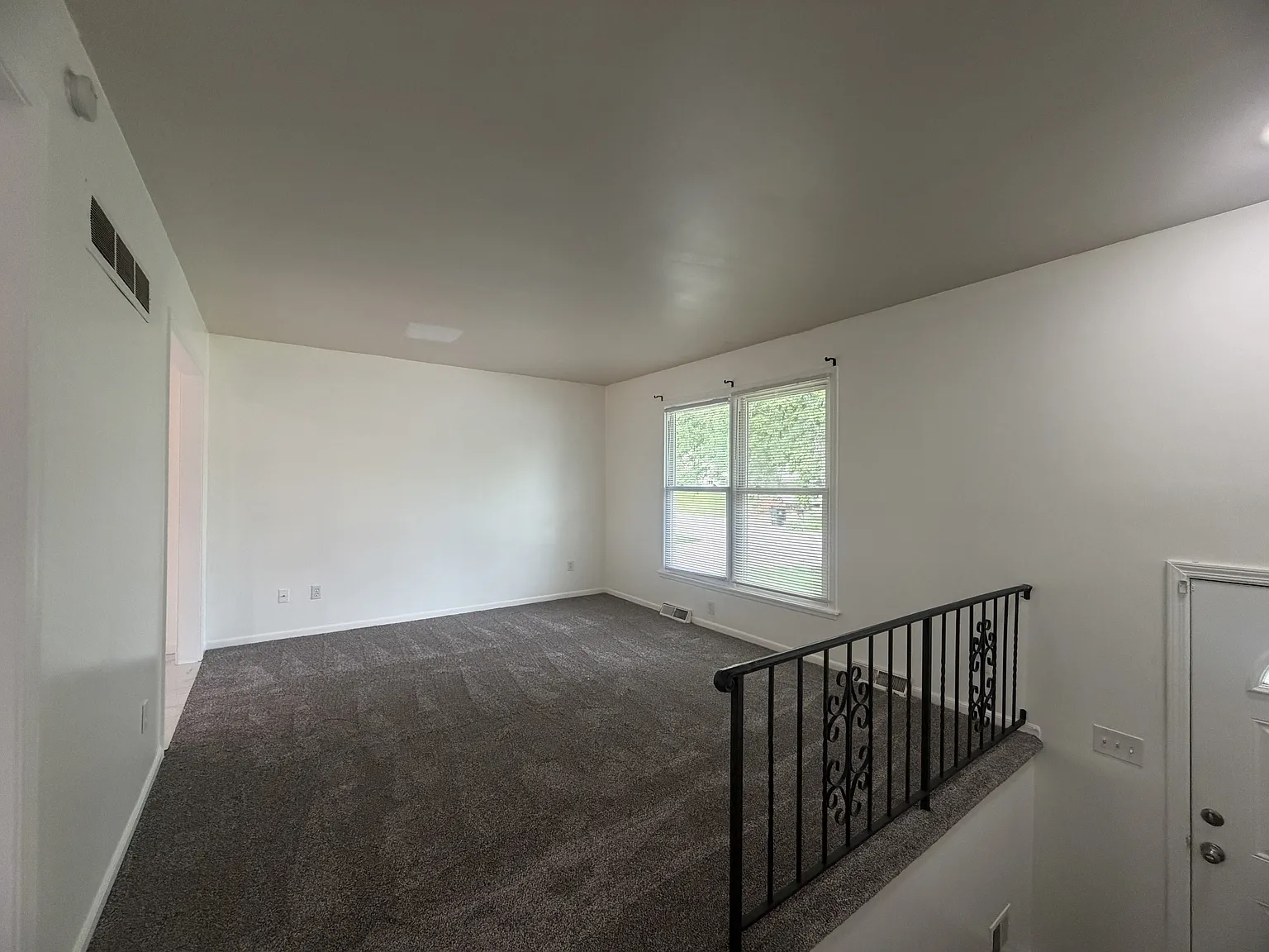 1208 South Mayview Avenue - 1 — Photo 2