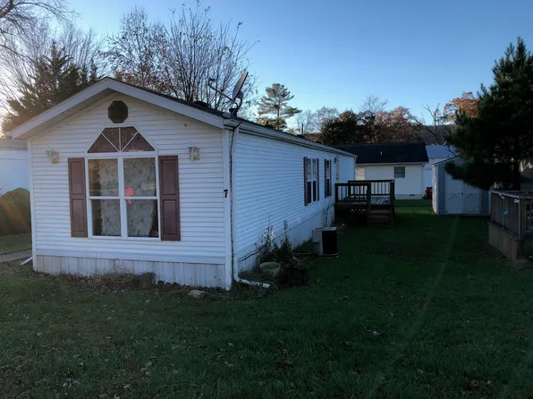 7 Lemir Dr, Capon Bridge, WV 26711