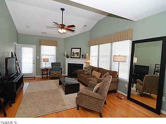 4th image of 300 Jamerson Ct