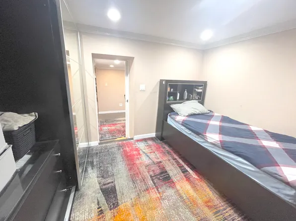 2963 Voorhies Avenue image 51 of 53