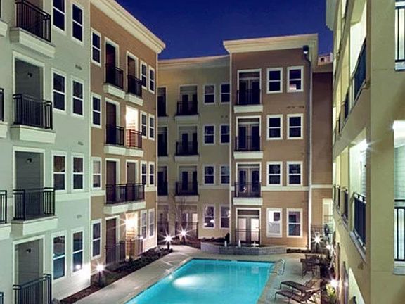3rd image of 401 20th St S APT 306