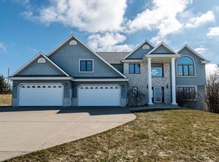 5290 Fawn TRAIL, Hartford, WI 53027