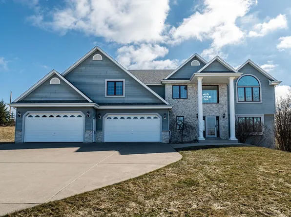 5290 Fawn TRAIL, Hartford, WI 53027