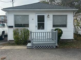 35 Huron St, Warwick, RI 02889