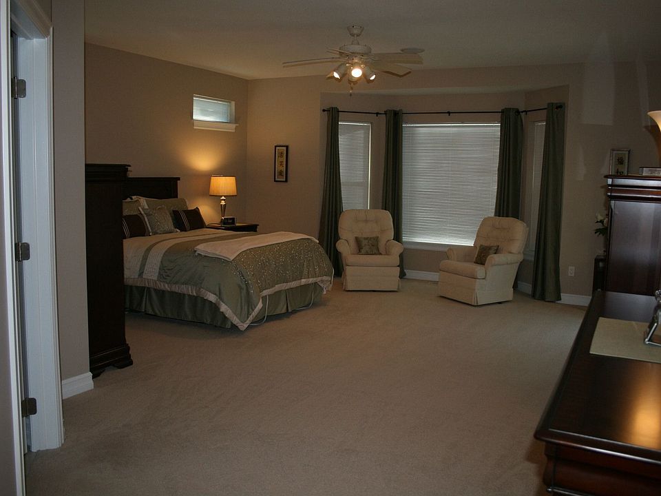 2nd image of 9350 The Woodlands Trl