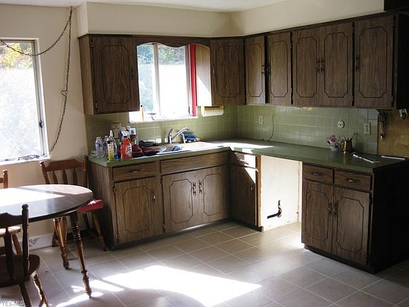4th image of 10029 Hawley Dr