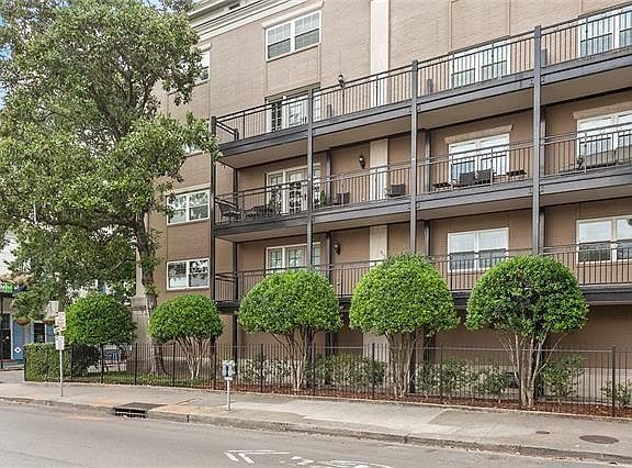 3rd image of 1750 Saint Charles Ave APT 303