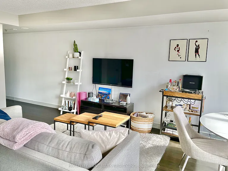 21 Nelson St #608 — Photo 8