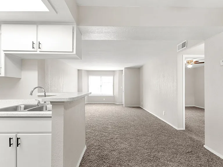 Fountainhead Apartments — Photo 9