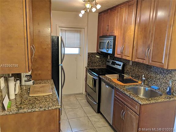 3rd image of 1614 West Ave APT 301
