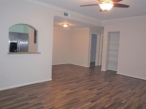 5th image of 1100 Augusta Dr APT 87