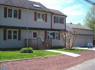12 Mecray Ln, Maple Shade, NJ 08052