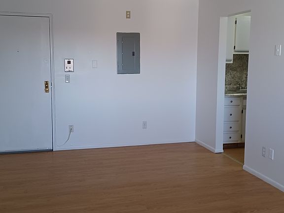 dining area off kitchen