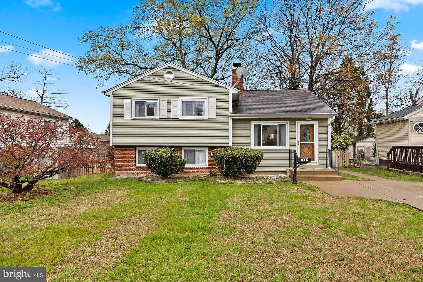 1517 James St photo 1