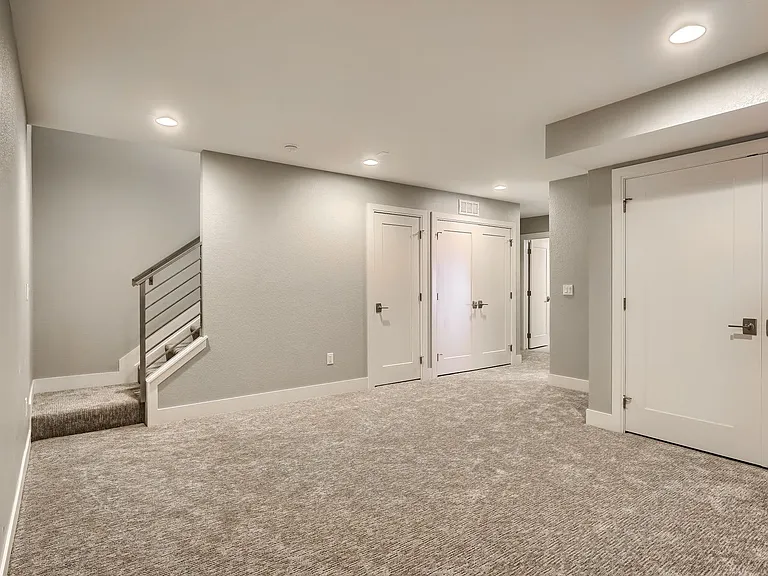 718 W 1st Ave — Photo 50
