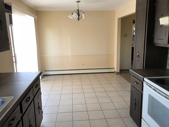 2nd image of 130 S Beverly Ave