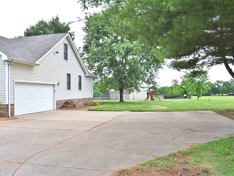 1525 W Harpeth Rd — Photo 22