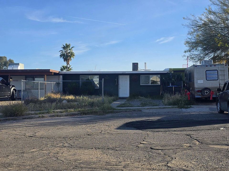 2nd image of 3337 S Lloyd Vis