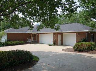 W2875 Schmalz Cir, Appleton, WI 54915