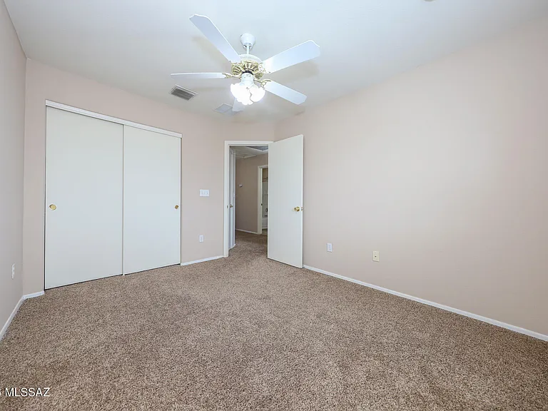 2416 W Chris Oliver Way — Photo 18