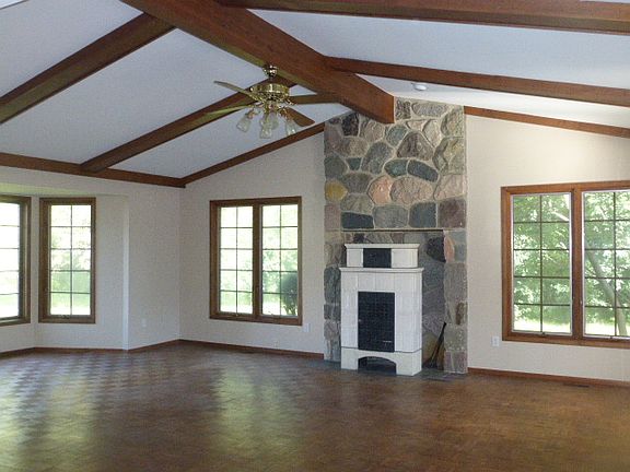3rd image of 3253 E Bradford Dr