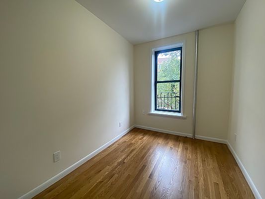 4th image of 264 6th Ave #12