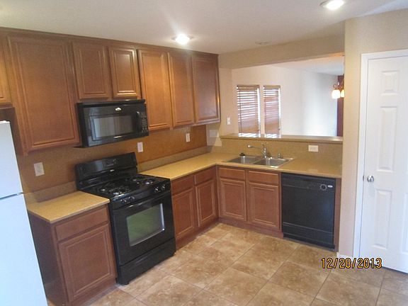 4th image of 751 Loughton St