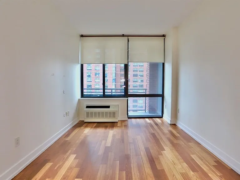 389 Washington St #20A — Photo 17