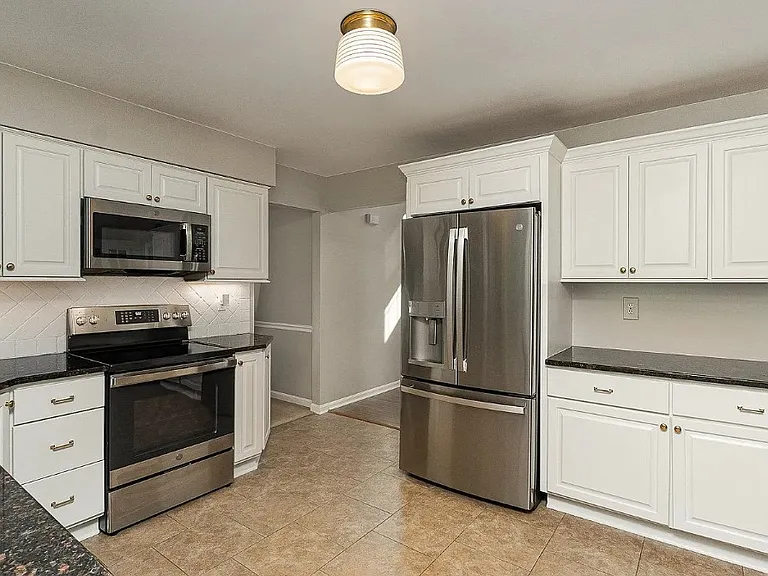 2207 Grey Fox Ct — Photo 5