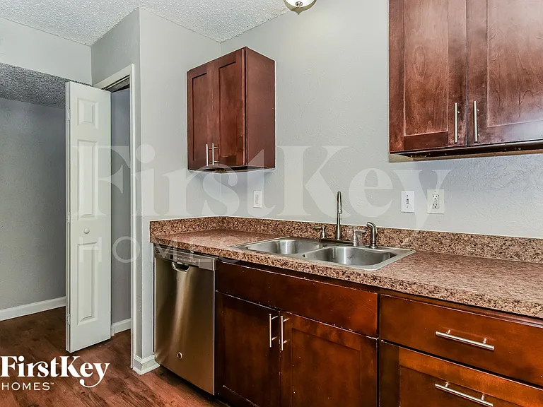 1418 Eagle Pass Dr — Photo 7