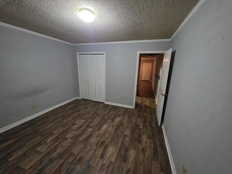 206 Flanders St — Photo 5