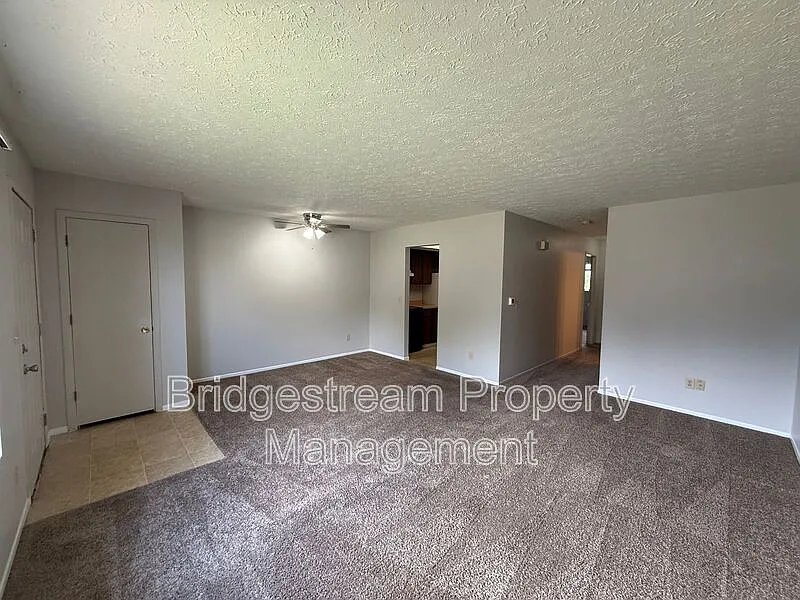Building Photo - 1181 Redbluff Dr #B