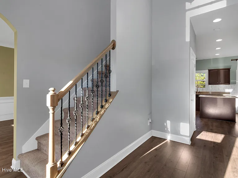 109 Rosegarten Ct — Photo 4