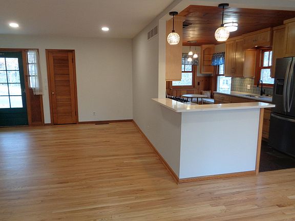 3rd image of 1008 S Glenwood Ave