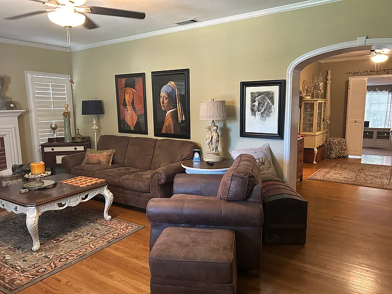 460 Bristol Ave — Photo 3