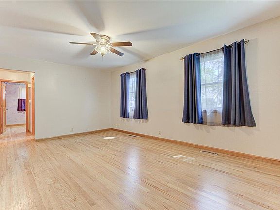 4th image of 2802 Avenue I