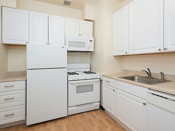 4th image of 444 E 75th St APT 1E