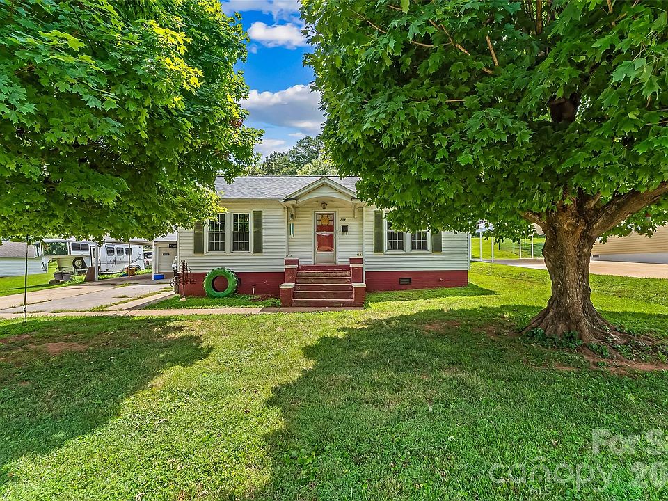 1st image of 208 Shuping St