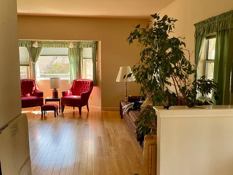 12439 Homestead Way — Photo 3