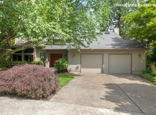 10010 SW Balmer Cir, Portland, OR 97219