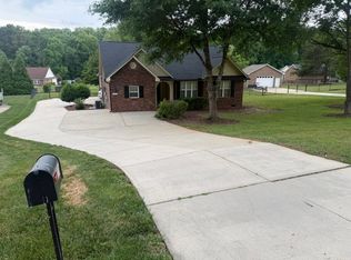 1751 Knights Dr, Denver, NC 28037